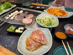 -臻牛烤肉