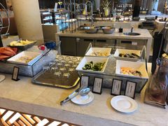 自助取餐区-东西风牛排馆周末烧烤自助(首都机场希尔顿店)