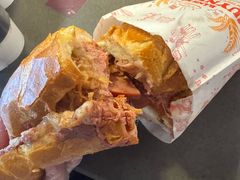 -Bánh Mì Huynh Hoa