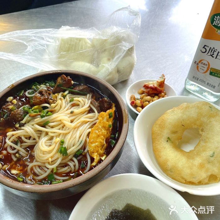 鹤翔粉馆牛肉牛筋米粉图片