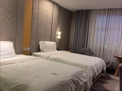 -麗枫(广州番禺长隆南村万博地铁站店)