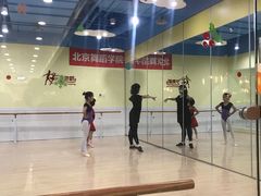 -炫艺舞蹈培训中心(枫尚奥特莱斯店)