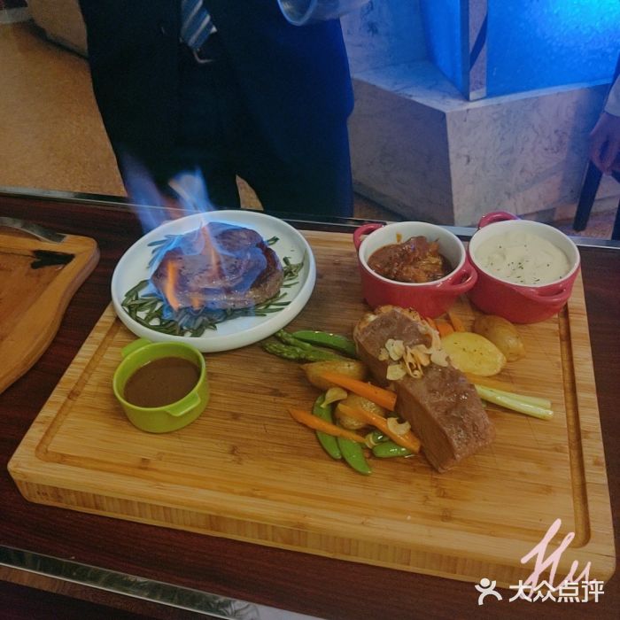 小莫餐厅And More Restaurant西餐(北京展览馆店)莫牛图片