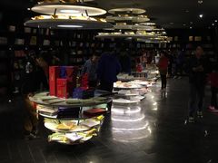 -钟书阁(松江泰晤士小镇店)