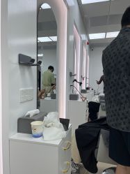 -迪罗造型•潮色接发