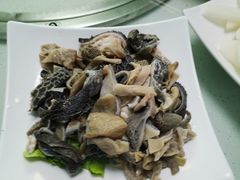 -墨脱石锅椰子鸡•香草鸭•东山羊(大东海店)