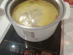 -百品聚旋转火锅(万德庄店)