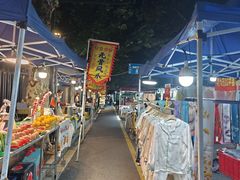 -吴山路夜市