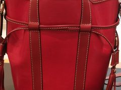 -爱革·奢品·鞋包·衣物·家居(金桥国际商业广场店)