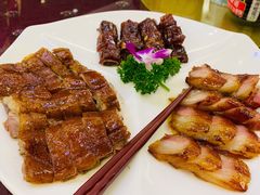 烧味拼盘-轩记海鲜餐厅·四十五年老字号·经典粤菜(西区彩虹店)