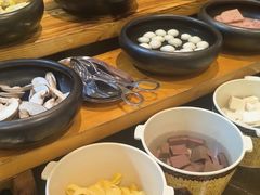 -广州万富希尔顿酒店·感趣自助餐厅·金秋蟹宴生蚝海鲜刺身