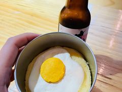 椰香咸蛋黄蛋糕-无牌咖啡&酒馆