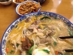 -邱芳粉店(迎宾大道旗舰店)