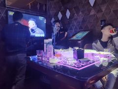 -K+全国连锁KTV(绿地缤纷天地店)
