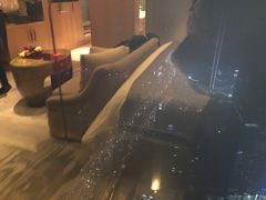 52楼房间往外看的景观-上海静安香格里拉大酒店
