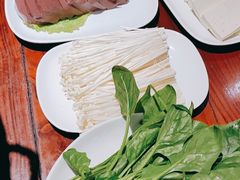-茸梅路右拐龙虾-农家菜(松江店)