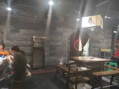 -红九格老火锅(三峡广场店)