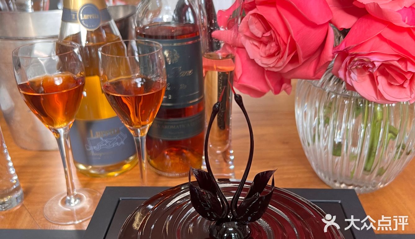 黑天鹅蛋糕🎂为纪念日留下美美的回味