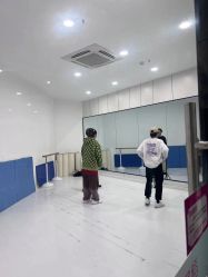 -单色舞蹈