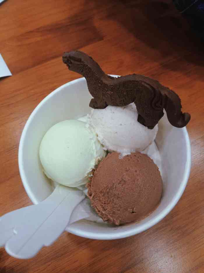 陕拾叁(雁塔威斯汀店)-"简洁明亮的环境,进门先点单,有双球套餐,.