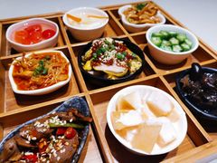 九宫格玲珑前菜-新仙清汤牛腩(铜锣湾店)