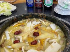 -南渝食府.墨脱石锅松茸鸡