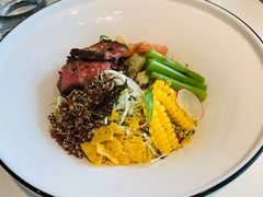 烤牛肉鲜蔬波奇碗-西堤厚牛排(昆山店)