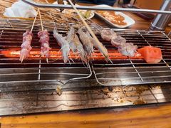 -哈尔滨小酒馆·鲜肉现穿自助烧烤(康新花园店)