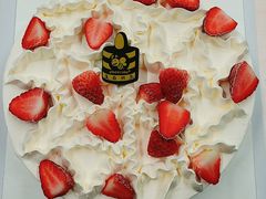 莓你不可丨草莓冰激凌蛋糕-ebeecake小蜜蜂蛋糕(酒仙桥店)