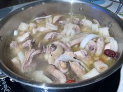 -东椰·海南椰子鸡火锅(朝阳门店)