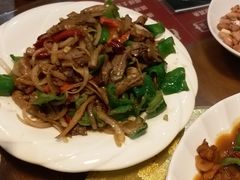 -萨宁音登锡伯风味餐厅(一楼店)