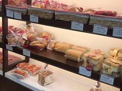 -红宝石·鲜奶小方·海派西点房(金杨店)