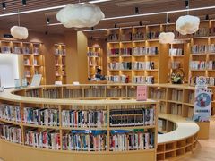 -漕河泾街道图书馆(漕河泾社区文化活动中心店)