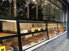 面包甜点陈列柜-四季小馆·地道北京小吃(广百店)