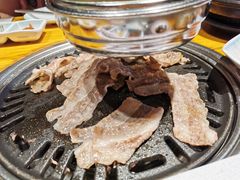 精品牛五花-唯成•韩国炭火烤肉 유성고기