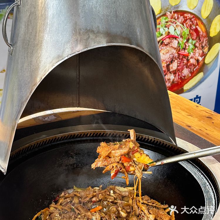 昆明 太绝了吧️自己diy的窝窝头柴火鸡好好吃