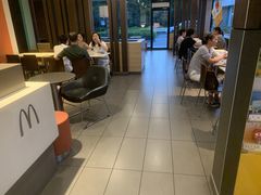 大堂-麦当劳(常山服务区得来速店)