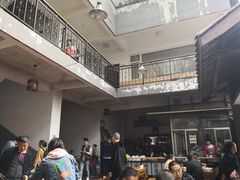 -茅屋大酒店