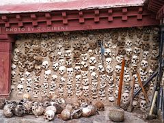 -比如骷髅墙景区