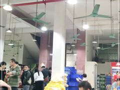 大堂-标记美食新鲜猪杂(兴南大道店)