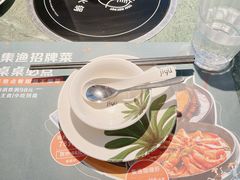 餐具摆设-集渔·泰式海鲜和牛自助(太古里晶融汇店)