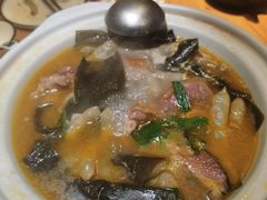 -帅巴人舅母子腊蹄民俗村