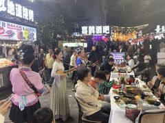 -刘姐啤酒鱼民族演艺餐厅(西街总店)