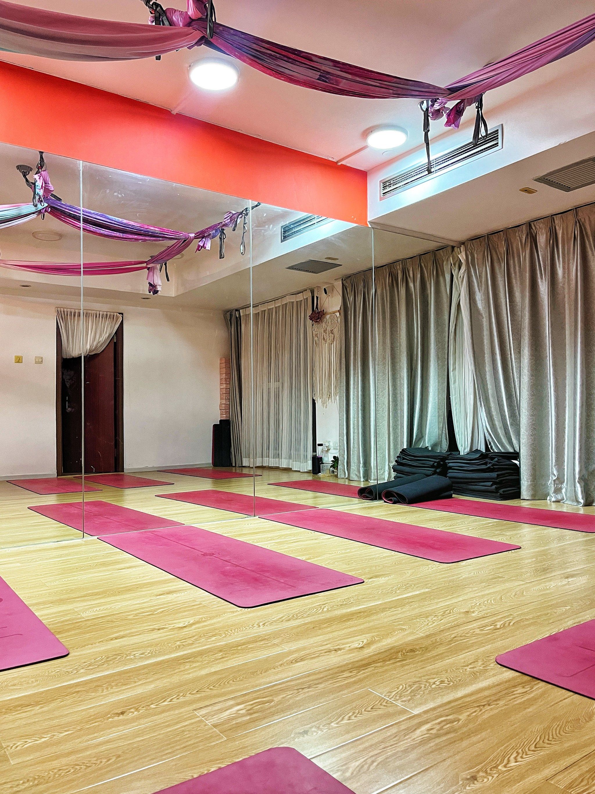 上周约了节体验课试了下[调皮]

在「豪成大厦」20层,开车