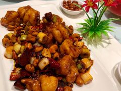 宫保鸡丁-渝信川菜 · 川味家常菜(财富购物中心店)