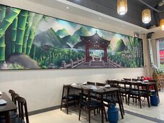 -胡须哥网红竹筒菜