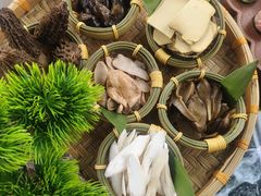 -慢丽江·云南野生菌土鸡锅(西山店)