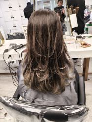 -镁连社·美联社