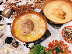 -鲜入围煮花胶鸡海鲜火锅