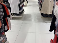 -优衣库(上海正大广场店)